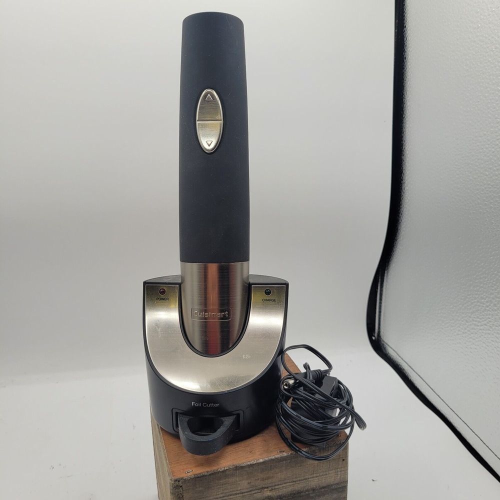 Cuisinart Cordless Wine Opener Model CWO-48 Effortless - Picture 3 of 5